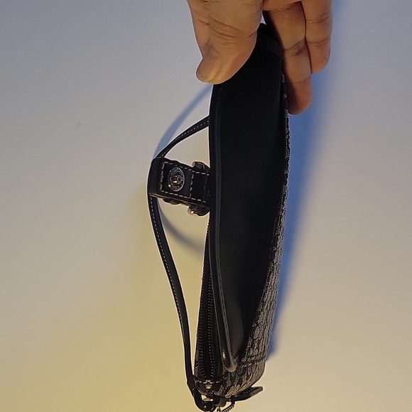 Coach Wristlet - Picture 4 of 4